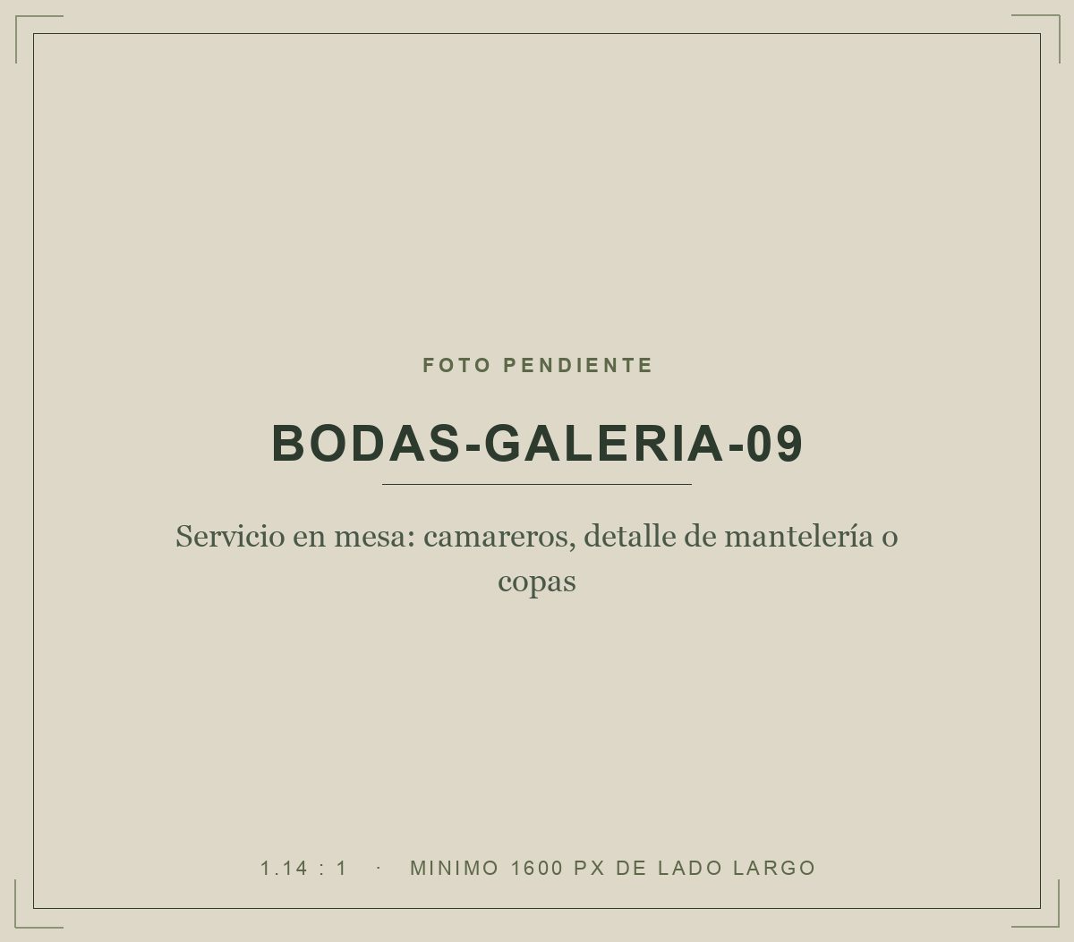 Servicio en mesa: camareros, detalle de mantelería o copas