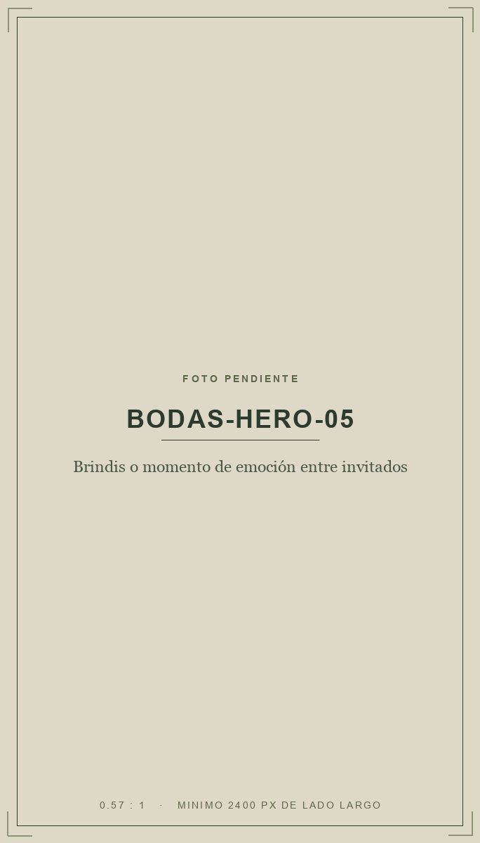 Brindis o momento de emoción entre invitados
