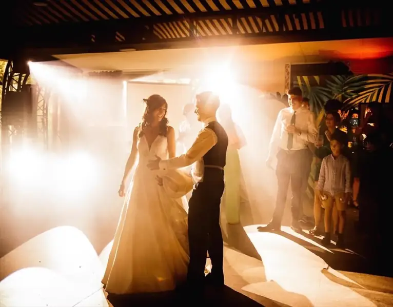 Lucía y Mario · primer baile en el pabellón